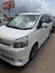 Toyota Voxy 2011 White for sale