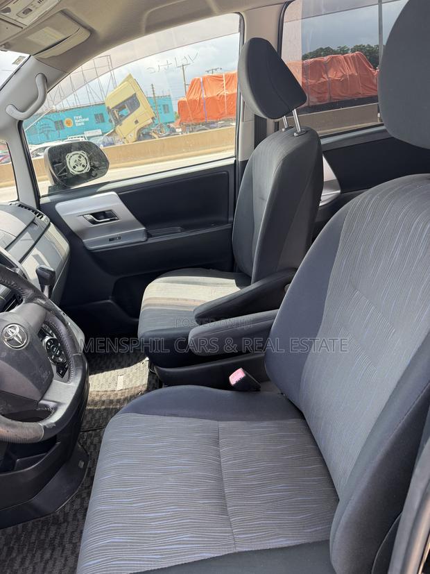 Toyota Voxy 2012 Black