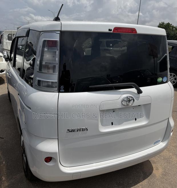 Toyota Sienta 2013 White