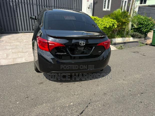 Toyota Corolla SE (1.8L 4cyl 2A) 2019 Black
