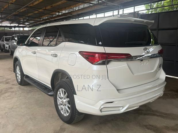 Toyota Fortuner 2.7 AWD 2017 White