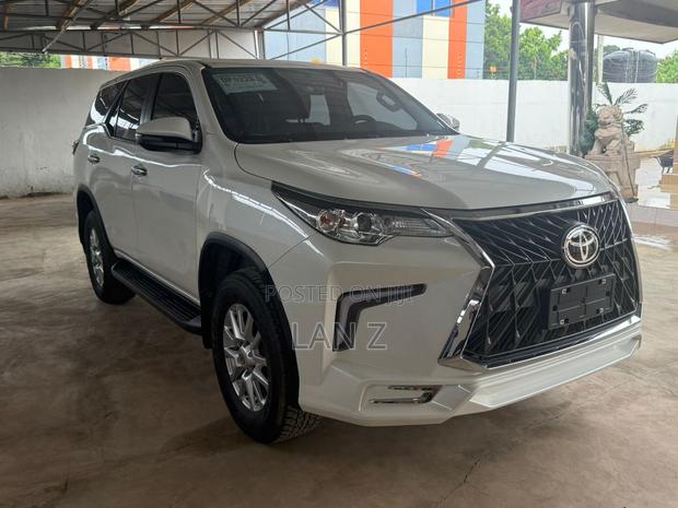 Toyota Fortuner 2.7 AWD 2017 White