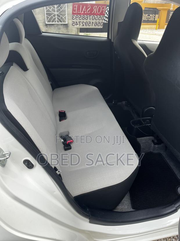 Toyota Vitz 1.3 AWD 3dr 2013 White