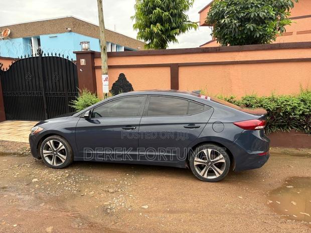 Hyundai Elantra Value Edition Sedan FWD (2.0L 4cyl 6A) 2017 Blue