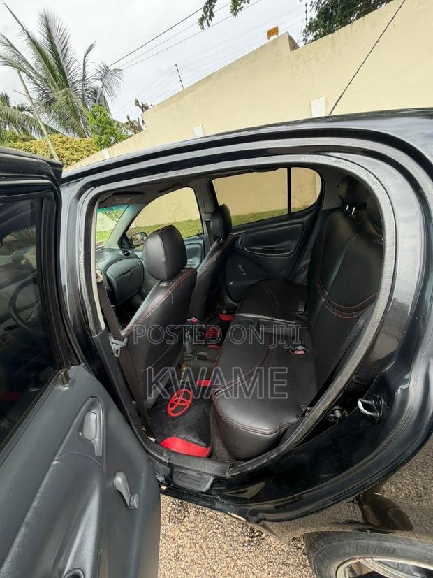 Toyota Yaris 2003 Black