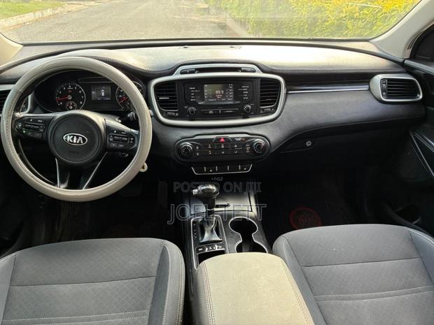 Kia Sorento 4dr SUV 2016 Black
