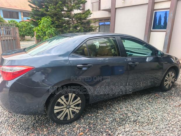 Toyota Corolla 2015 Gray