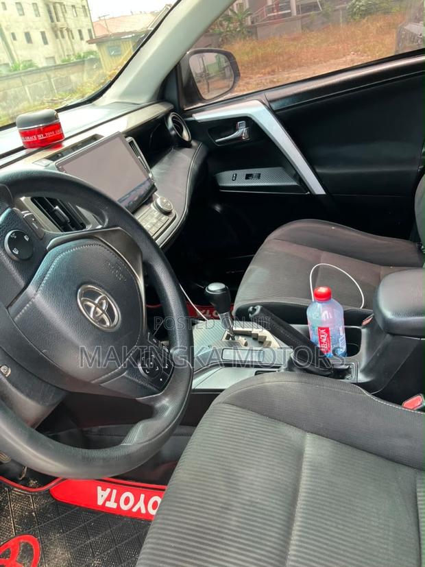 Toyota RAV4 XLE 4dr SUV AWD (2.5L 4cyl 6A) 2015 Black