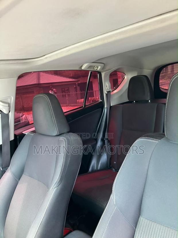 Toyota RAV4 XLE 4dr SUV AWD (2.5L 4cyl 6A) 2015 Black
