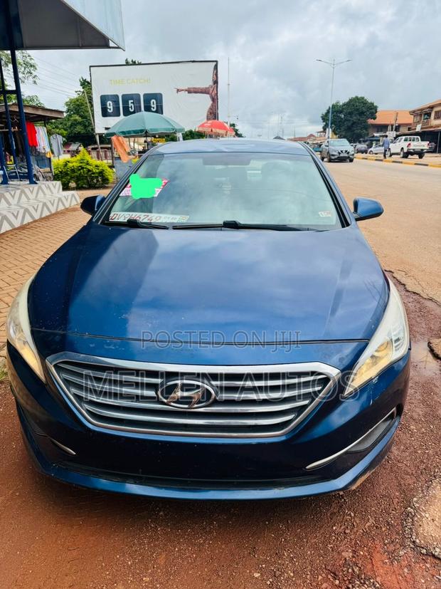 Hyundai Sonata Base Sedan FWD (2.4L 4cyl 6A) 2017 Blue