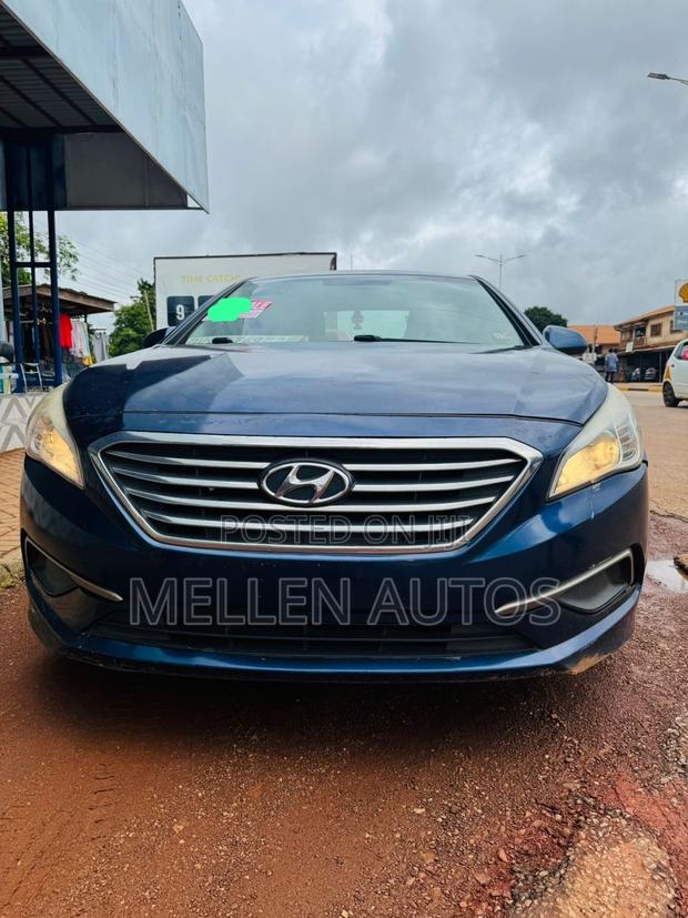 Hyundai Sonata Base Sedan FWD (2.4L 4cyl 6A) 2017 Blue