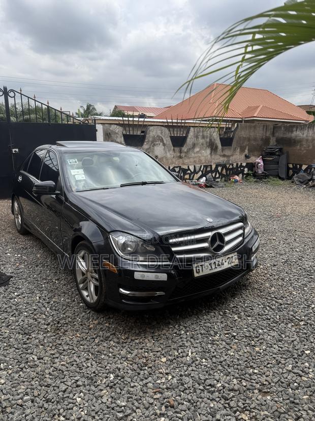 Mercedes-Benz C250 2014 Black
