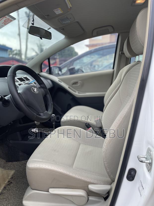 Toyota Yaris SE Hatchback 5dr 2013 White