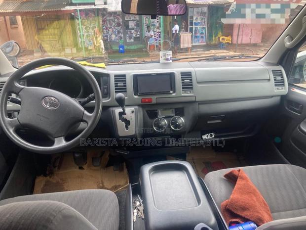 Toyota HiAce 2014 Gray