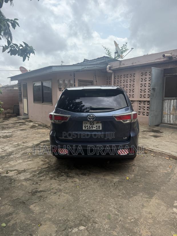 Toyota Highlander LE 4dr SUV (2.7L 4cyl 6A) 2015 Blue