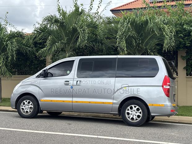 Hyundai H1 2015 Silver