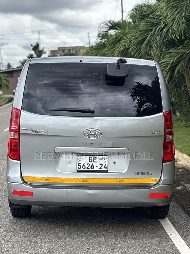 Hyundai H1 2015 Silver