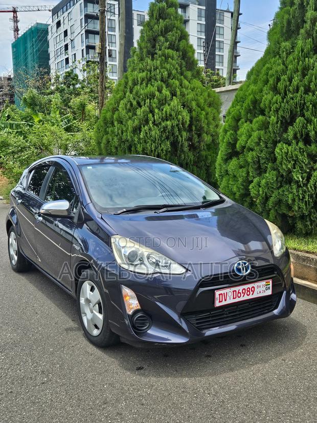 Toyota Aqua 2015 Blue
