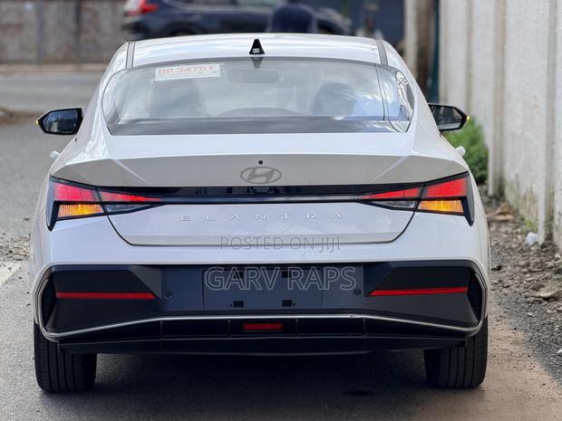 New Hyundai Elantra 2025 White