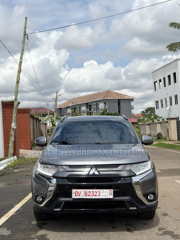 Mitsubishi Outlander 2.4 PHEV AWD 2019 Gray