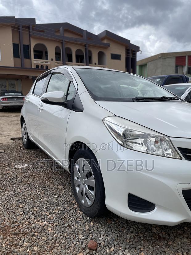 Toyota Vitz 1.3 FWD 5dr 2012 White