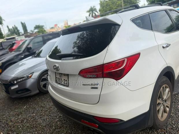 Hyundai Santa Fe 2014 White