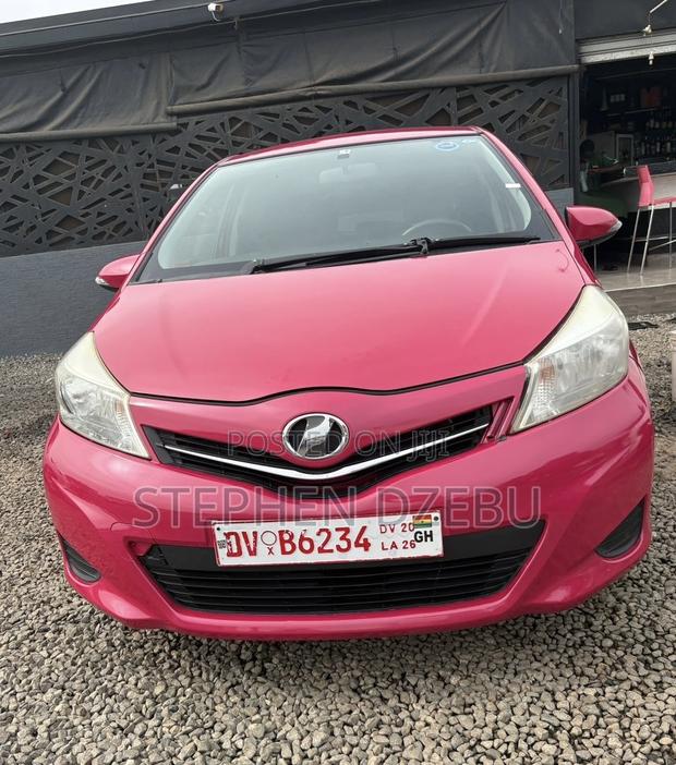 Toyota Vitz 1.3 FWD 5dr 2013 Pink