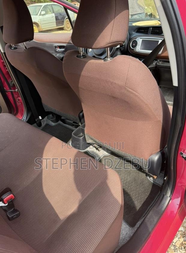 Toyota Vitz 1.3 FWD 5dr 2013 Pink