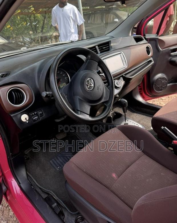 Toyota Vitz 1.3 FWD 5dr 2013 Pink