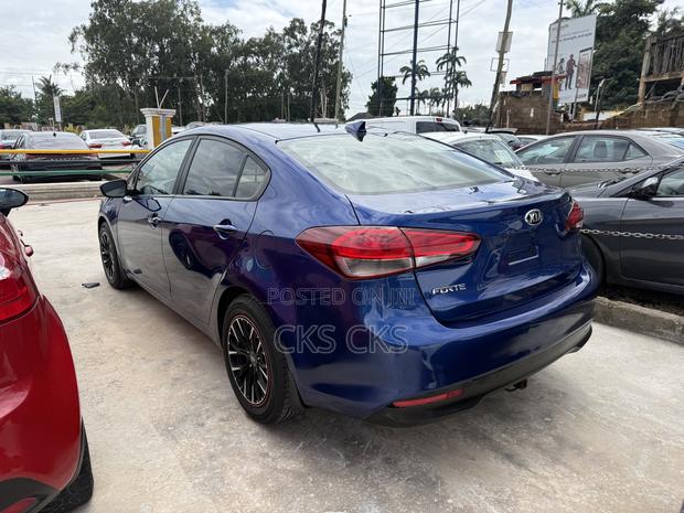 Kia Forte 2018 Blue