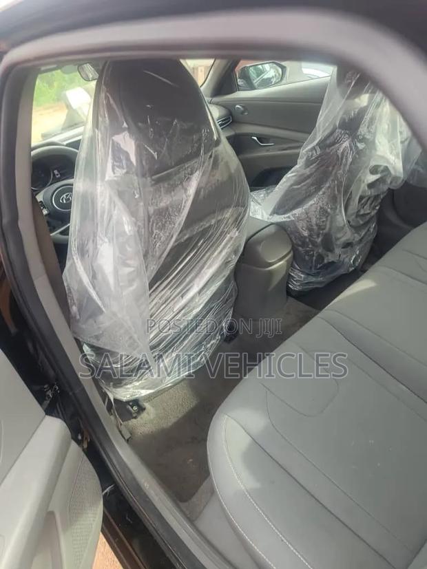 Hyundai Elantra 2021 Black