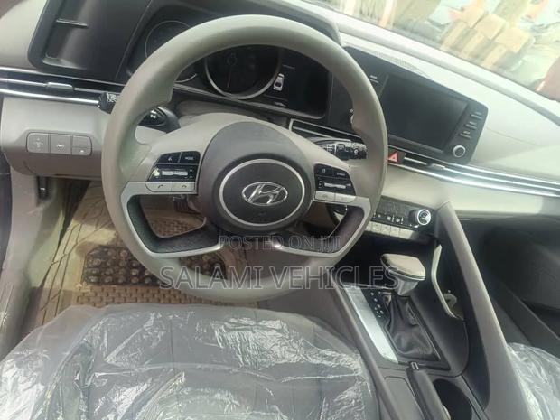 Hyundai Elantra 2021 Black