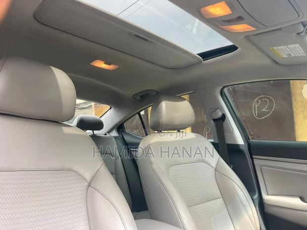 Hyundai Elantra 2017 Black