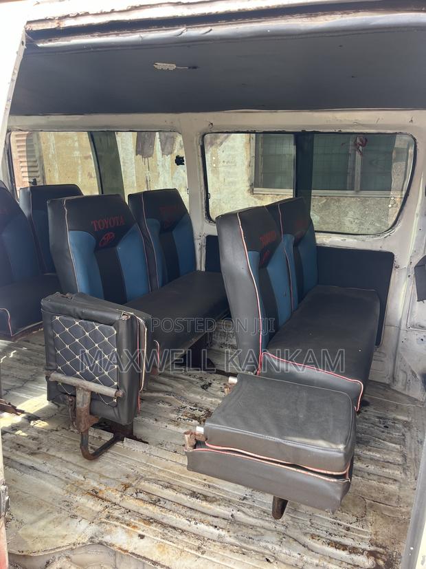 Toyota HiAce 2008 White