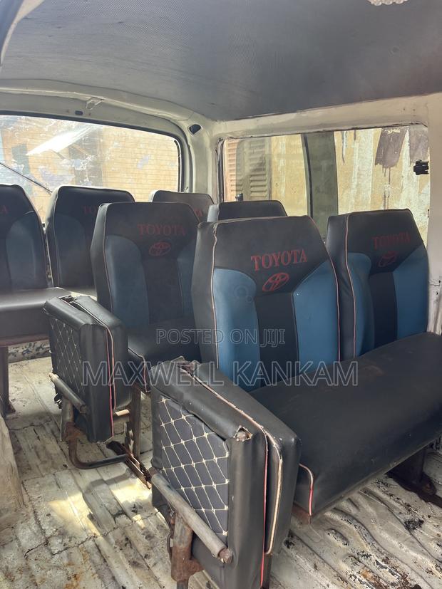 Toyota HiAce 2008 White