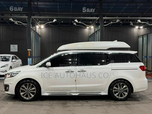 Kia Carnival 2014 White