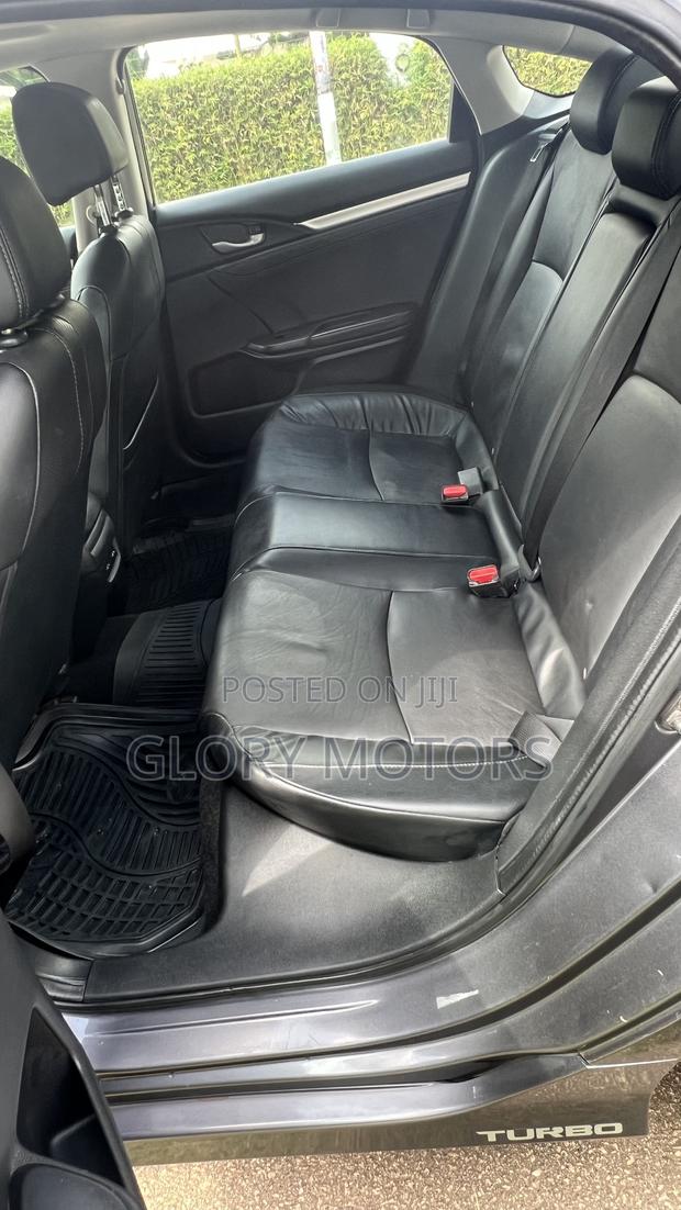 Honda Civic Touring 4dr Sedan (1.5L 4cyl) 2017 Gray