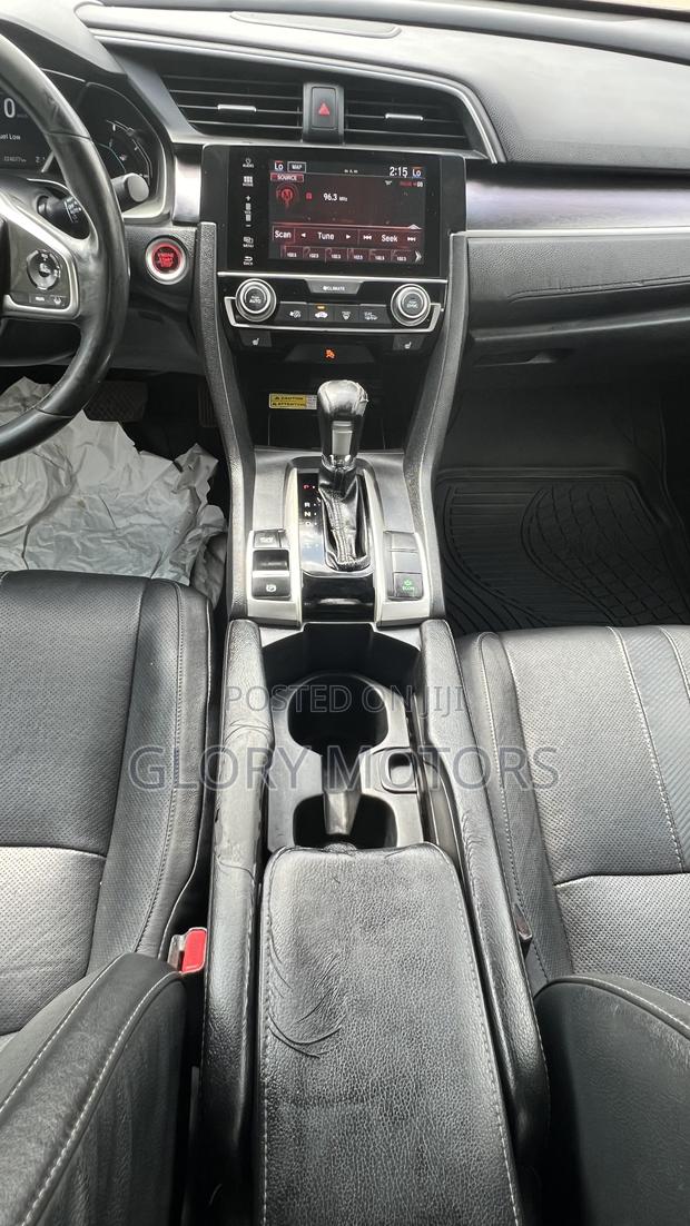 Honda Civic Touring 4dr Sedan (1.5L 4cyl) 2017 Gray