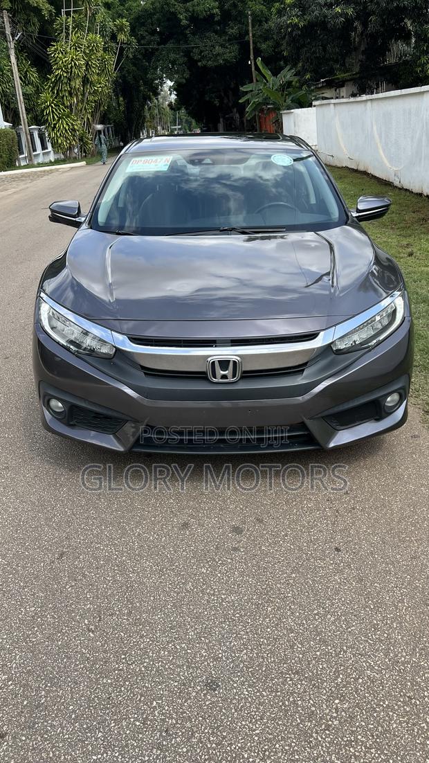 Honda Civic Touring 4dr Sedan (1.5L 4cyl) 2017 Gray