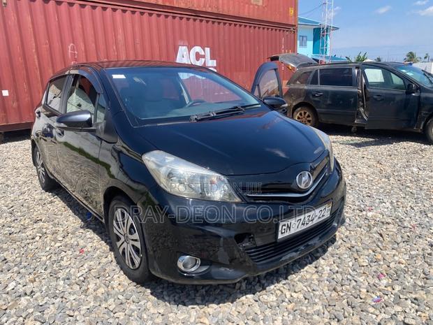 Toyota Vitz 1.3 AWD 5dr 2012 Black