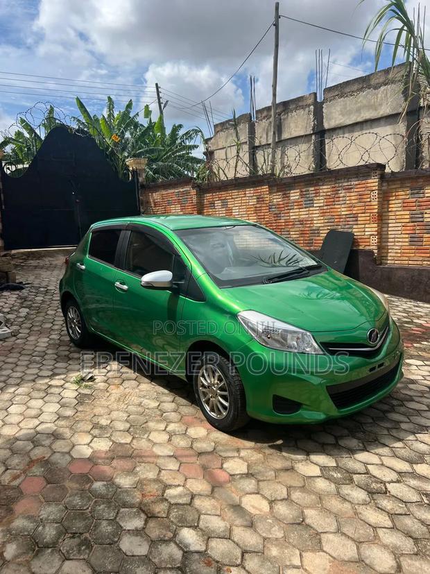 Toyota Vitz 2013 Green