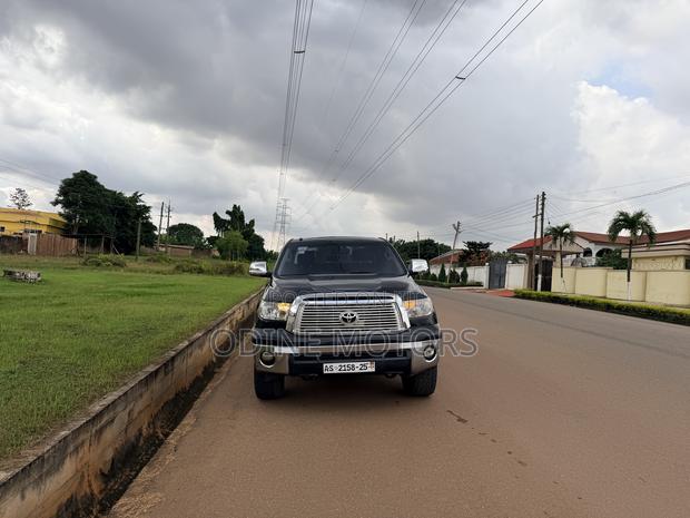 Toyota Tundra 2013 Black