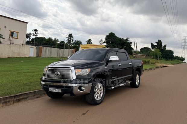 Toyota Tundra 2013 Black