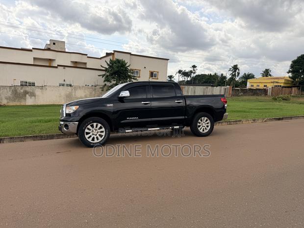 Toyota Tundra 2013 Black