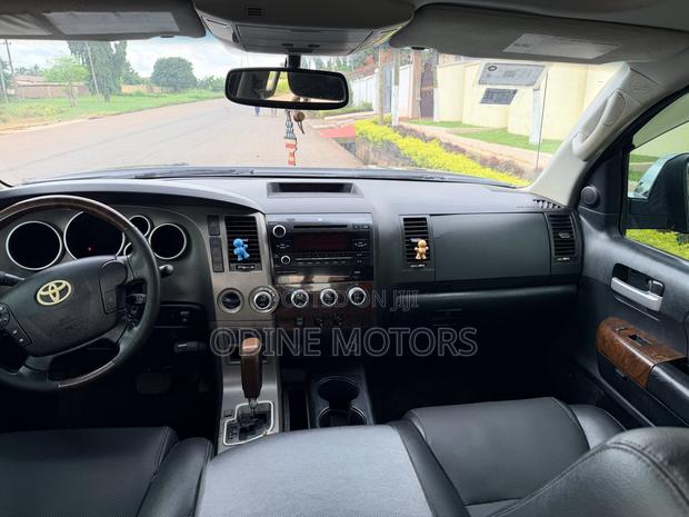 Toyota Tundra 2013 Black