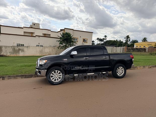 Toyota Tundra 2013 Black