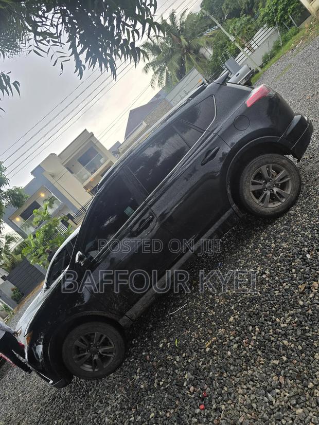 Toyota RAV4 XLE 4dr SUV (2.5L 4cyl 6A) 2018 Black
