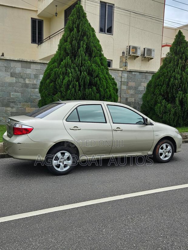 Toyota Vios 2010 Gold