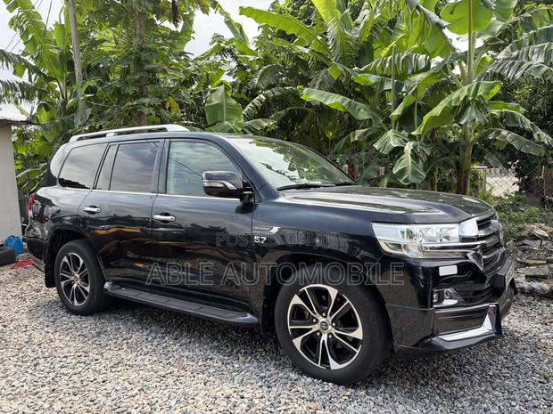 Toyota Land Cruiser 5.7 V8 VX-S 2021 Black