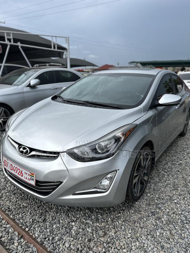 Hyundai Elantra Limited Sedan FWD (1.8L 4cyl 6A) 2016 Silver